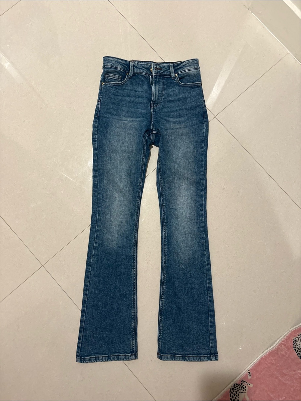 High-Rise Flare Jeans in Dark Blue Wash
